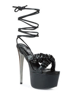 Load image into Gallery viewer, POP ERA RUCHED STRAPS TIE UP SANDALS