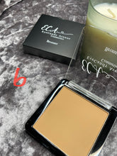 Load image into Gallery viewer, Bronzer/ Pressed Powder Foundation